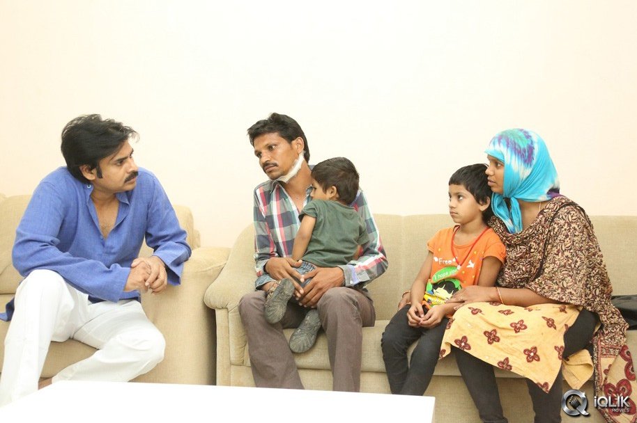 Pawan-Kalyan-Meets-His-Fan-Karuna-Srinivas